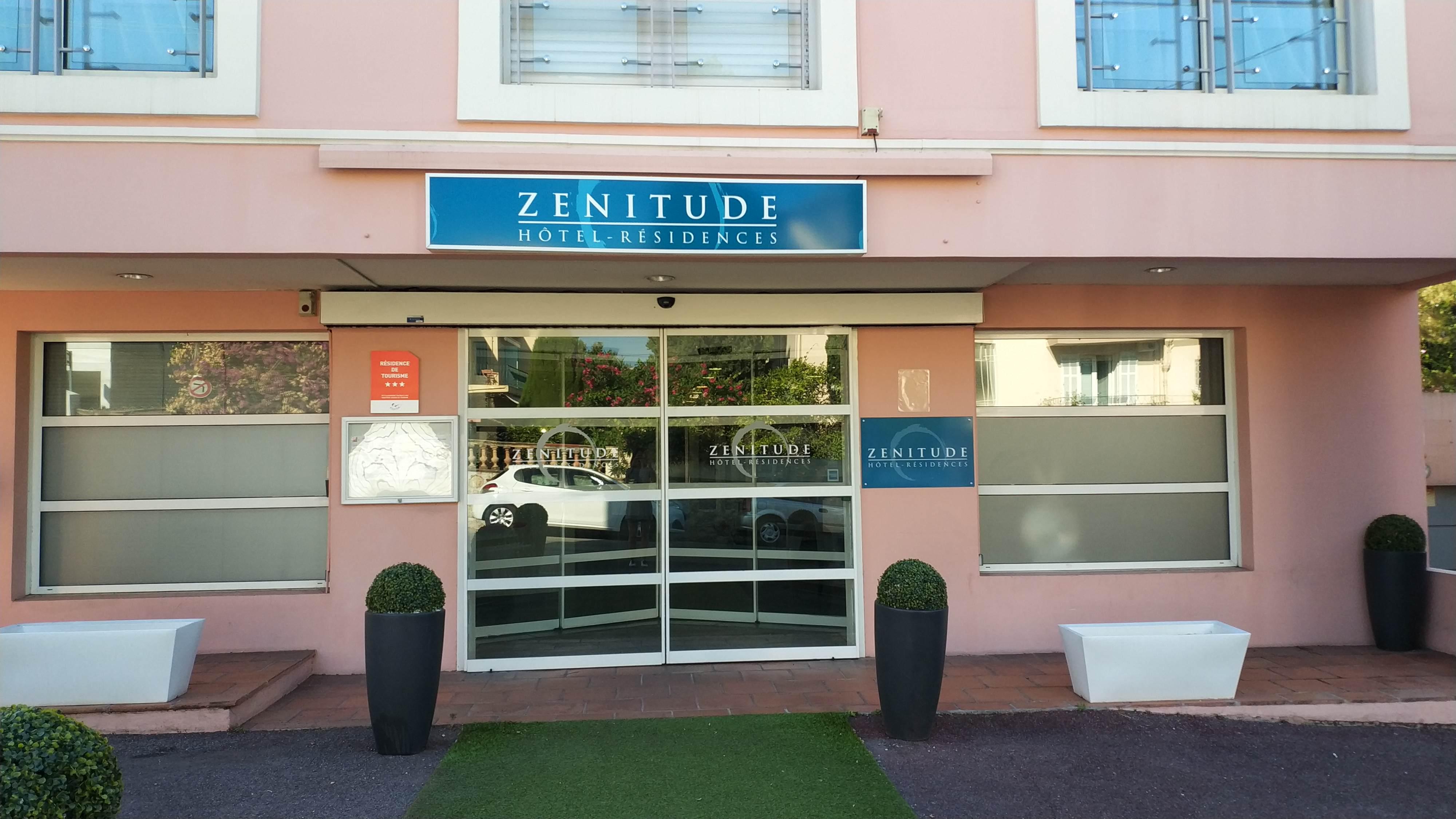 Zenitude Hotel-Residences Le Cannet Exteriör bild